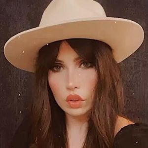 Meet your Posher, Abbie